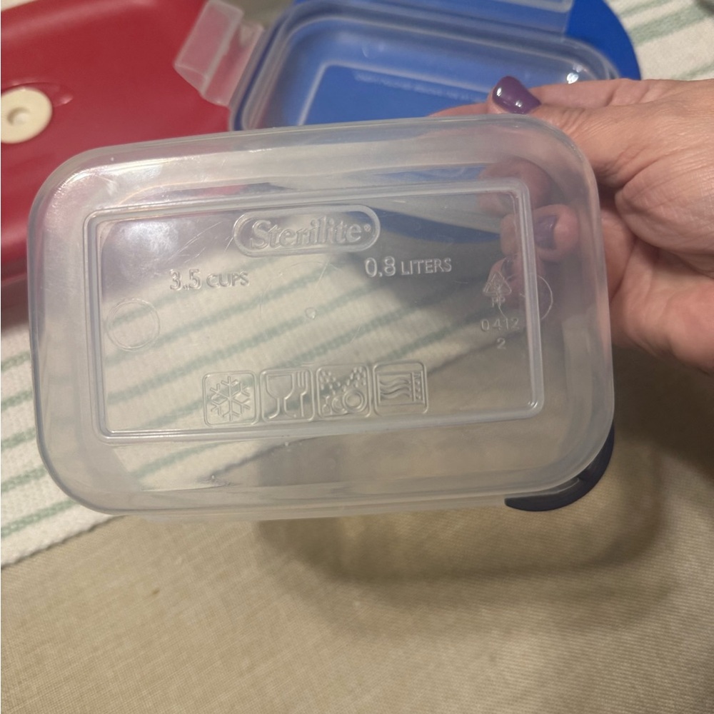 Assorted Food Storage Containers - Picture 11 of 13